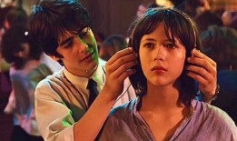 初吻法国在线观看,浪漫邂逅，心动瞬间在线放送