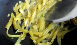 酸汤方便面爆料视频播放,爆款视频背后的真实制作过程