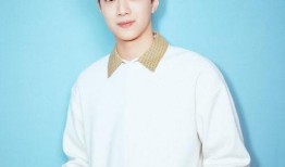 圈内爆料赖冠霖周也,甜蜜互动引粉丝热议