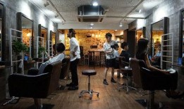 爆料理发店视频大全,视频大全带你领略行业真相